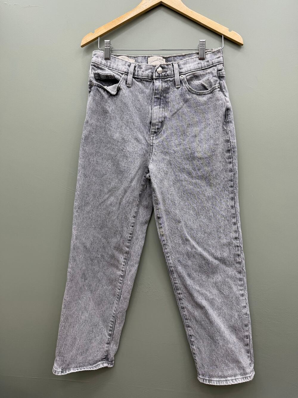 Universal Thread Vintage Straight Jeans 6/28R Gray Acid Wash High Rise